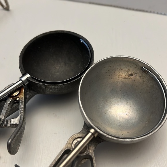 Vintage Ice Cream Scoops One Wood Handle One Peerless - Picture 5 of 7